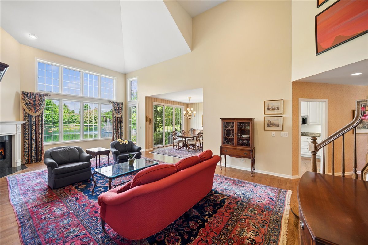 2288 Royal Ridge Drive Northbrook, IL 60062 - Photo 6 of 29