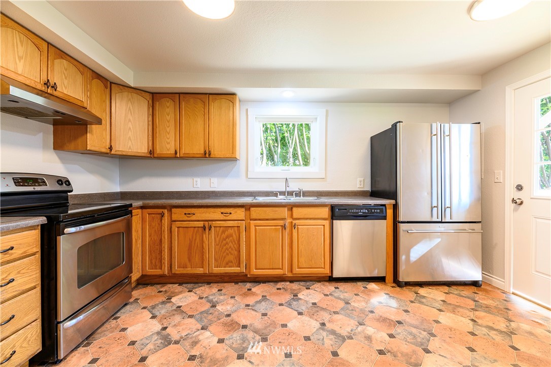 408 2nd Street Sultan, WA 98294 - Photo 5 of 23 Gallery Image 5