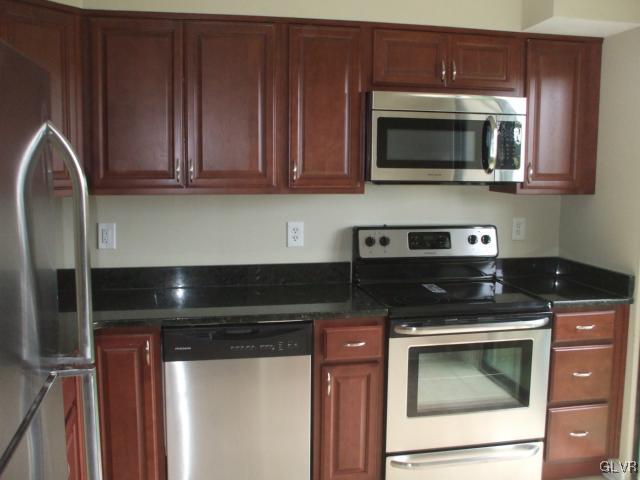 44 Centennial Road, Unit 44 Telford, PA 18969 - Photo 1 of 17 Kitchen