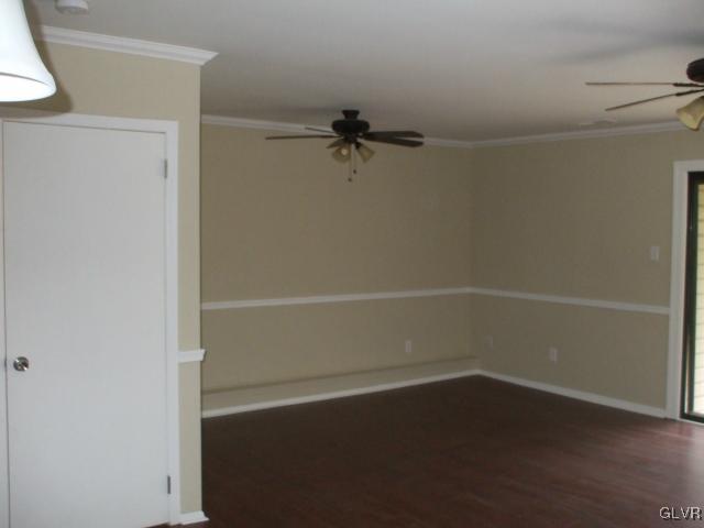 44 Centennial Road, Unit 44 Telford, PA 18969 - Photo 5 of 17 Living Room