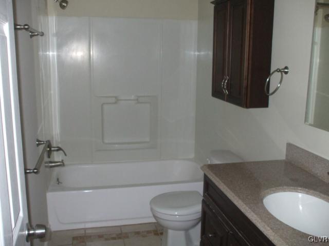 44 Centennial Road, Unit 44 Telford, PA 18969 - Photo 8 of 17 Bath Room