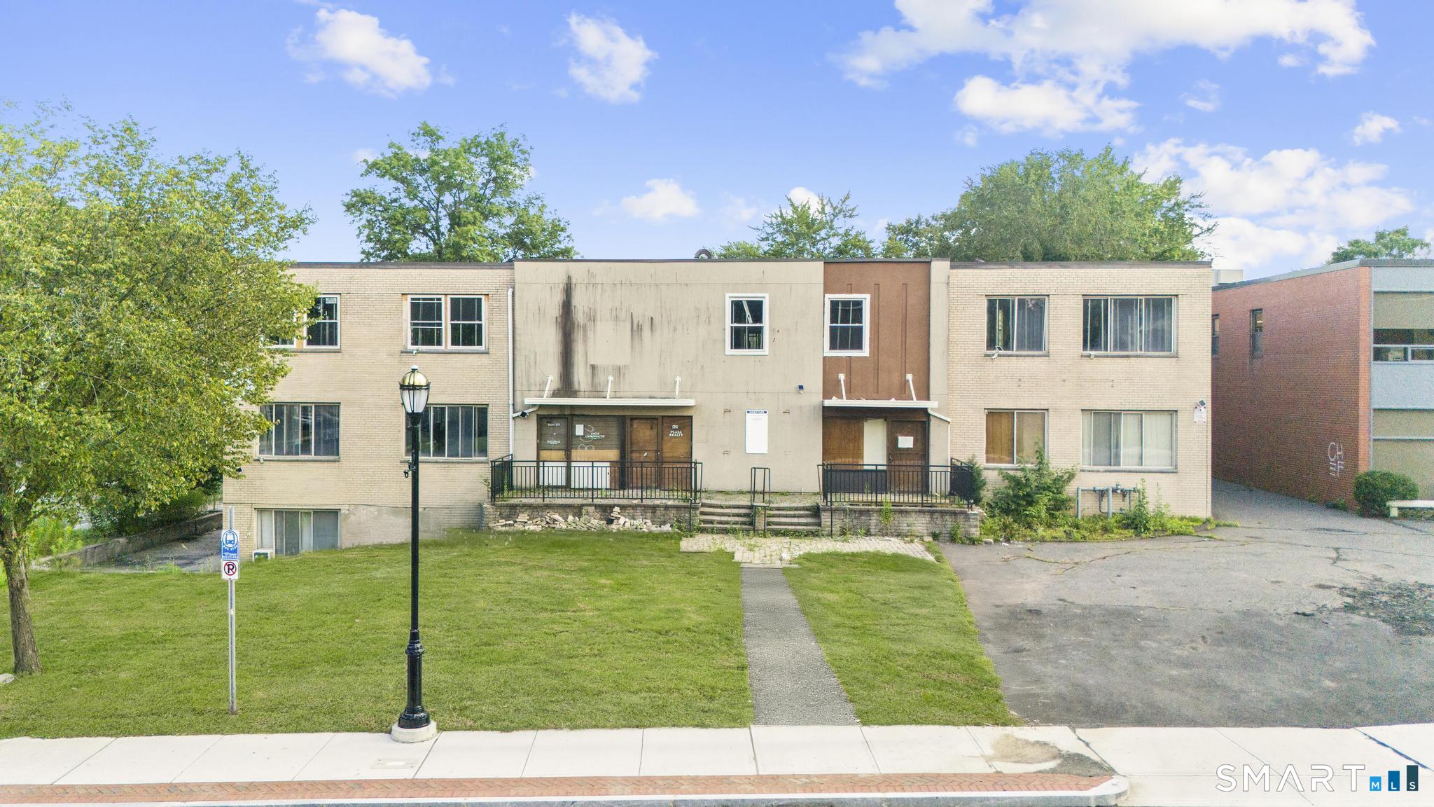 621 Farmington Avenue Hartford, CT 06105 - Photo 1 of 39