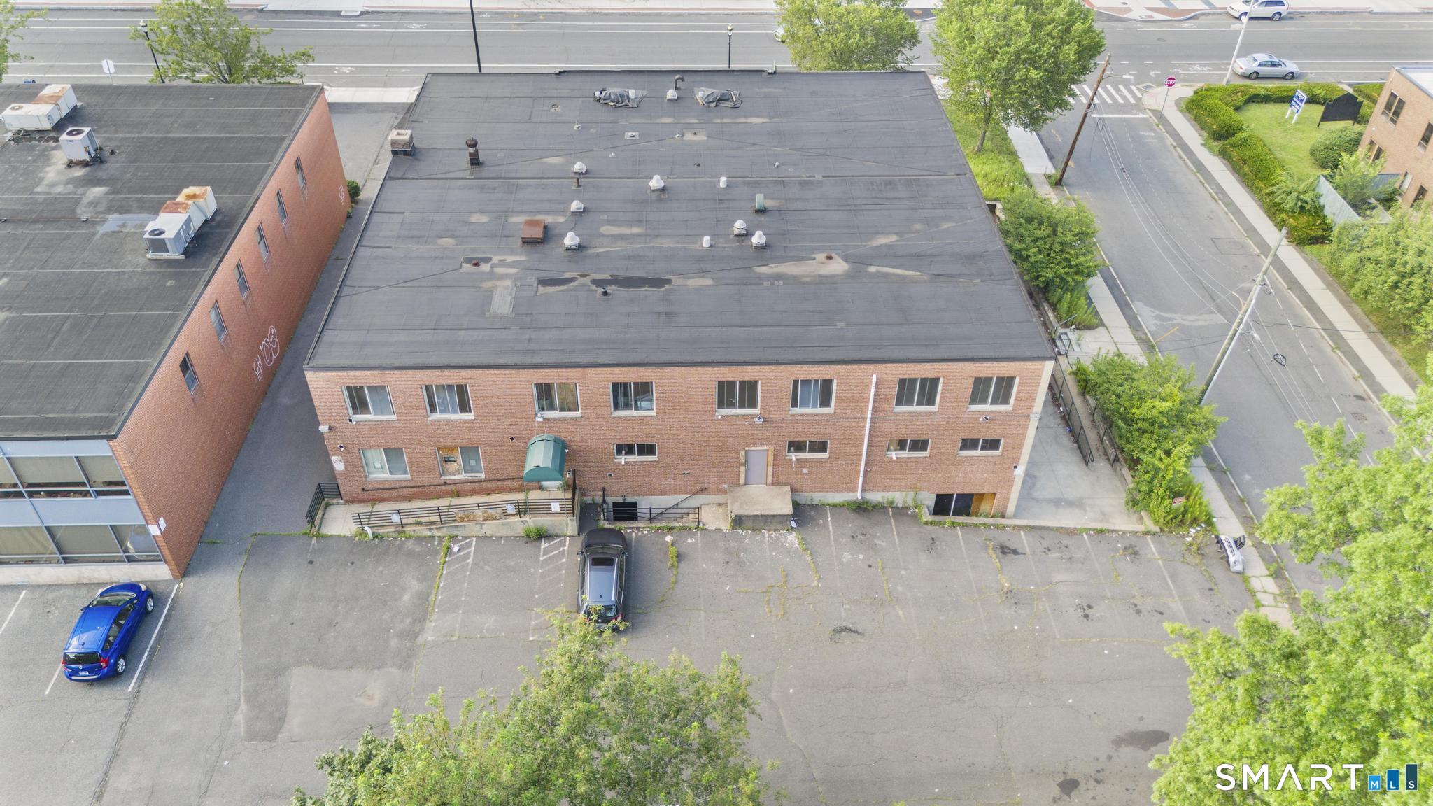 621 Farmington Avenue Hartford, CT 06105 - Photo 11 of 39