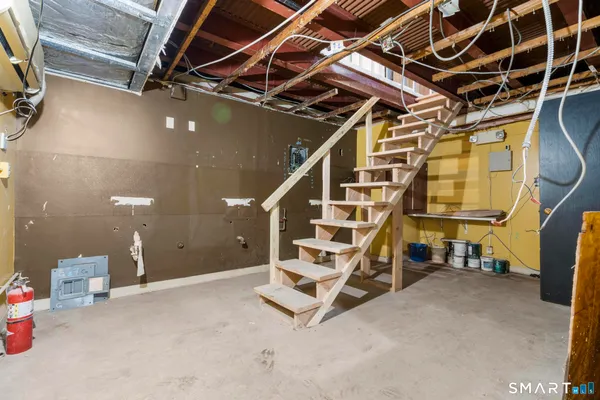 $995,000 | 621 Farmington Avenue, Hartford, CT 06105