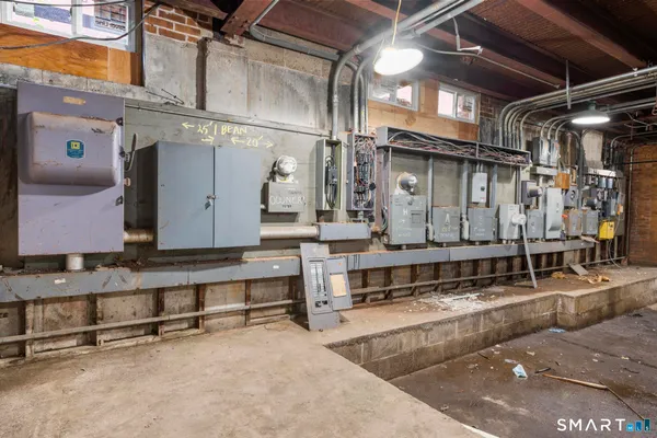 $995,000 | 621 Farmington Avenue, Hartford, CT 06105