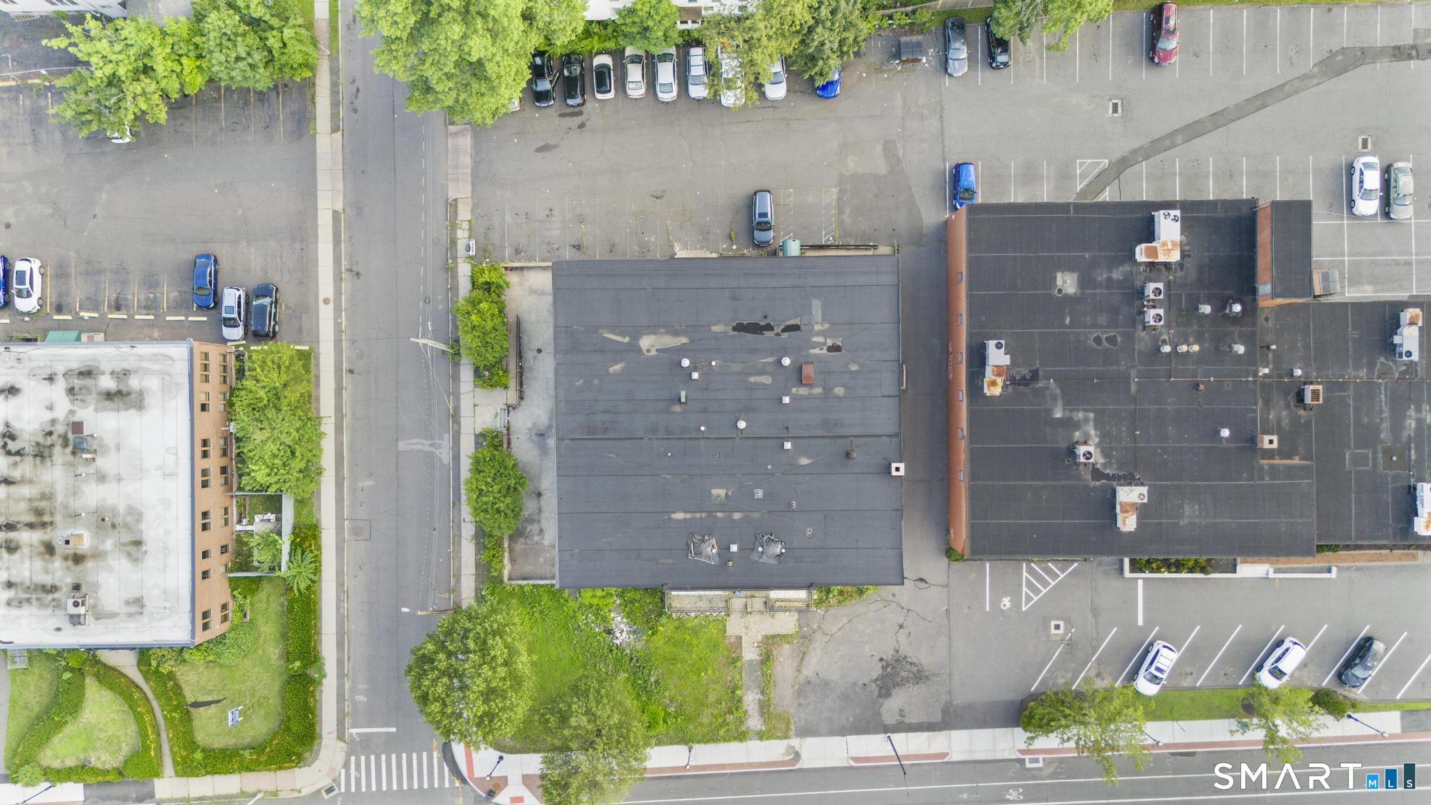 621 Farmington Avenue Hartford, CT 06105 - Photo 7 of 39