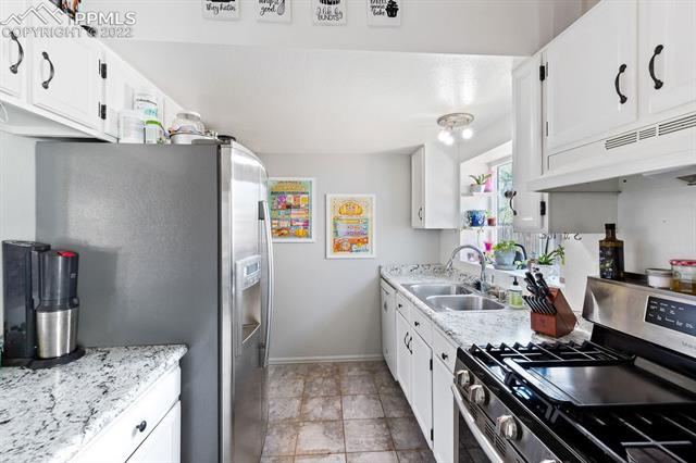 1315 Ride Lane Colorado Springs, CO 80916 - Photo 8 of 24 Gallery Image 8