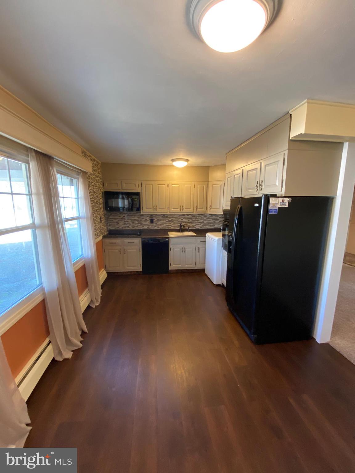 79 Quarry Road Levittown, PA 19057 - Photo 4 of 23 Gallery Image 4