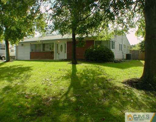 75 Kingsley Road Kendall Park, NJ 08824 - Photo 1 of 8 Gallery Image 1