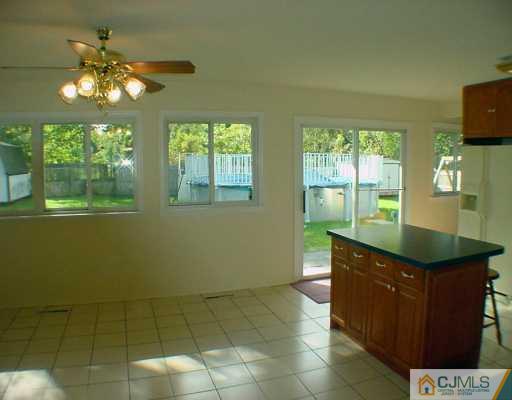 75 Kingsley Road Kendall Park, NJ 08824 - Photo 4 of 8 Gallery Image 4