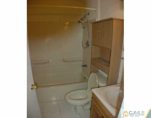 75 Kingsley Road Kendall Park, NJ 08824 - Photo 6 of 8 Gallery Image 6