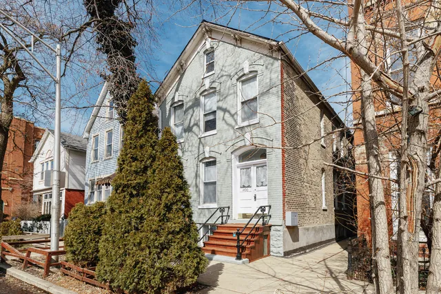$1,249,000 | 1430 West Superior Street, Chicago, IL 60642