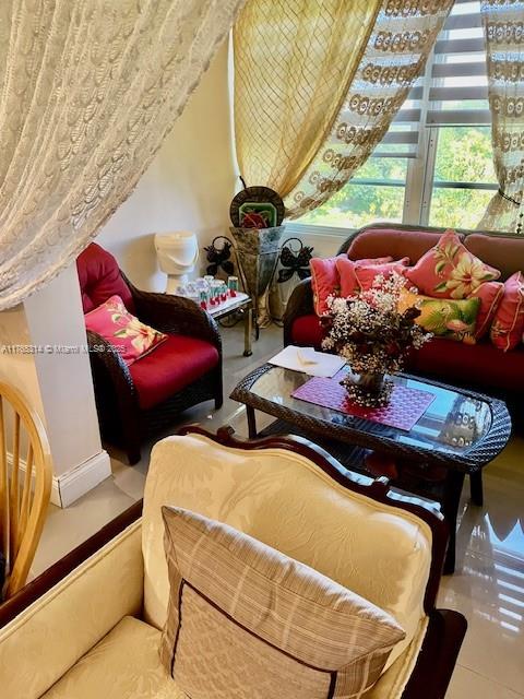 Boynton Beach Boynton Beach, FL 33435 - Photo 10 of 29 a room with furniture and window