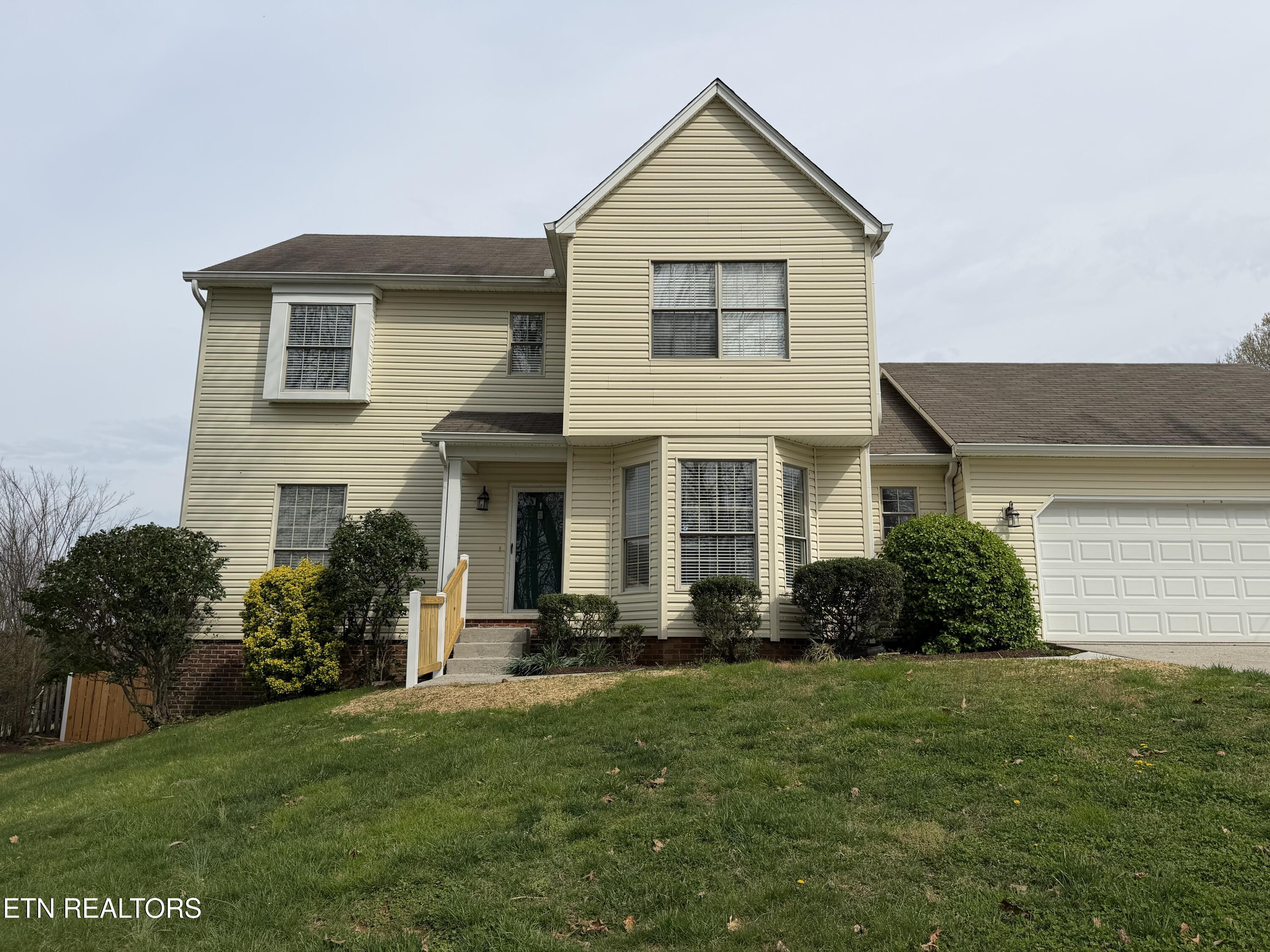 9112 Colchester Ridge Road Knoxville, TN 37922 - Photo 1 of 16 front2