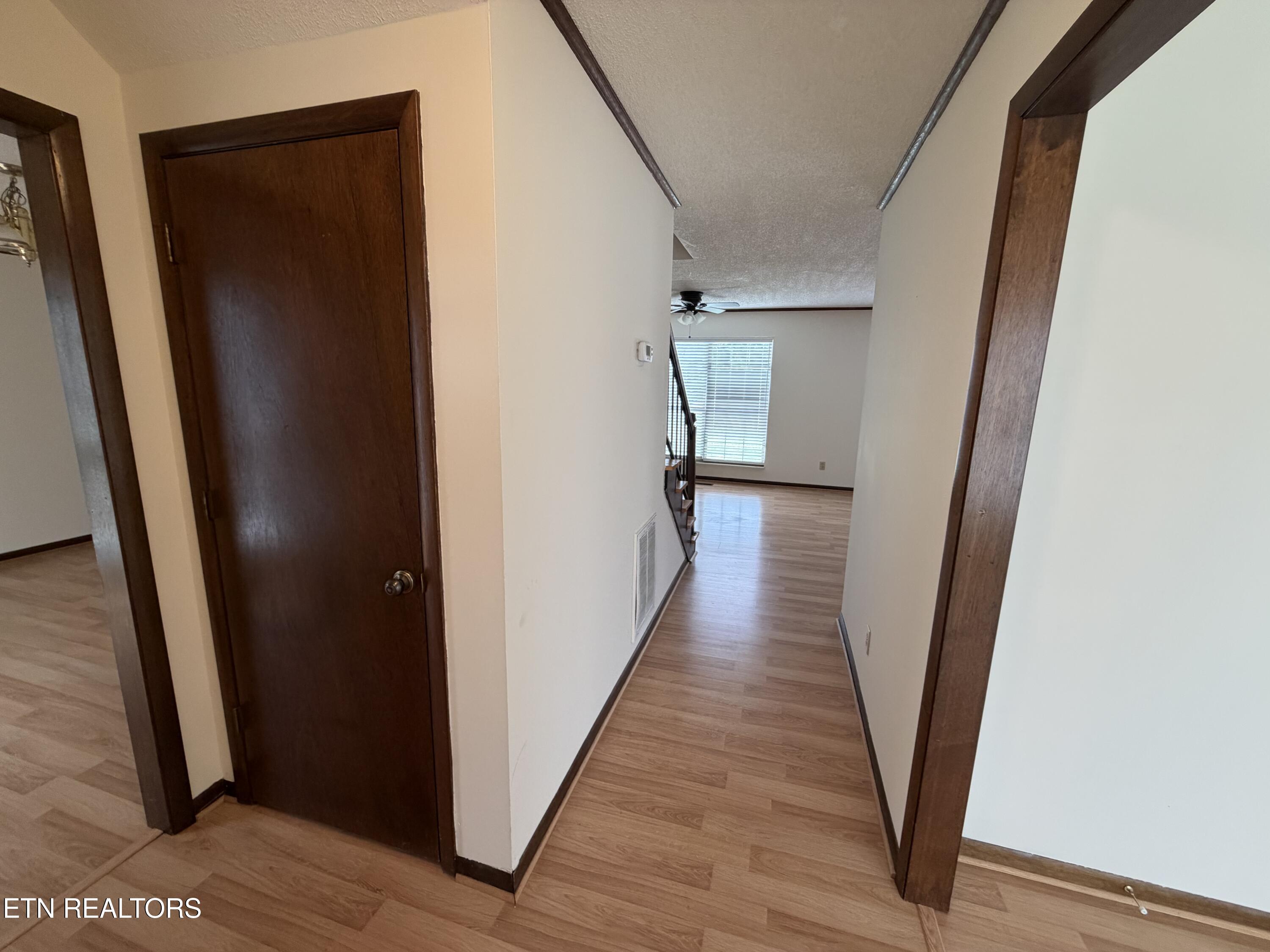 9112 Colchester Ridge Road Knoxville, TN 37922 - Photo 2 of 16 foyer.hall