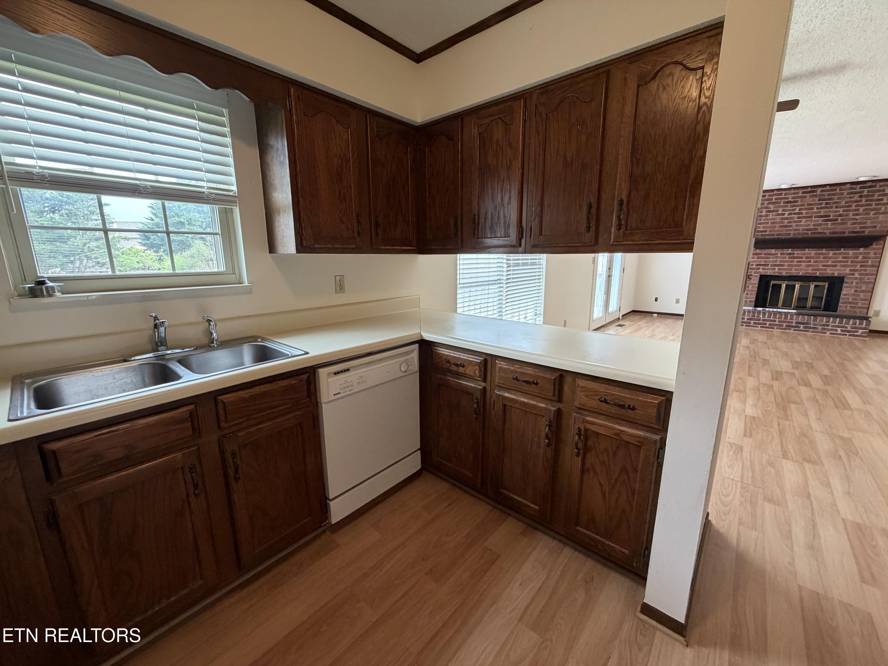 9112 Colchester Ridge Road Knoxville, TN 37922 - Photo 5 of 16 kitchen to dining to family