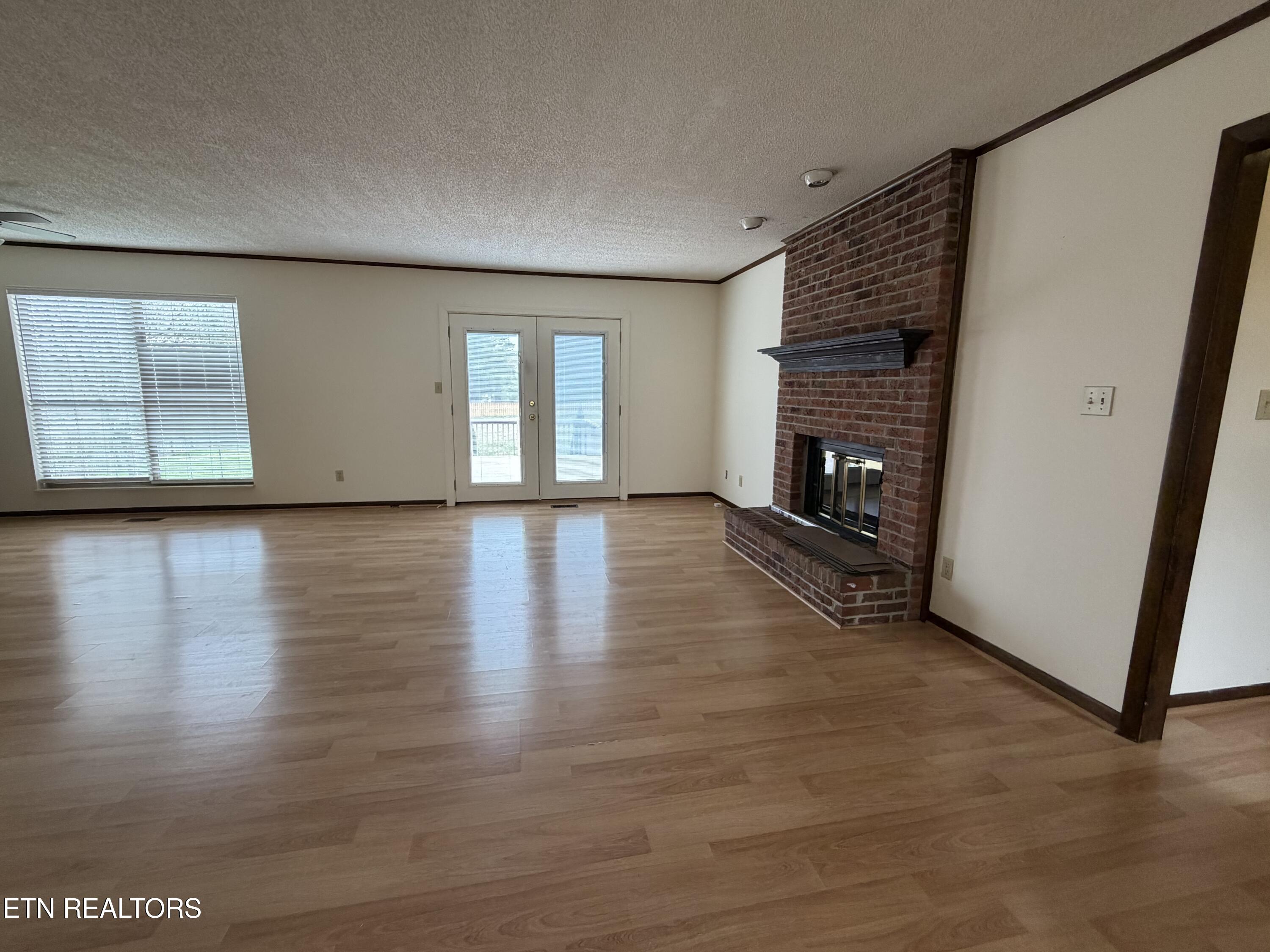 9112 Colchester Ridge Road Knoxville, TN 37922 - Photo 6 of 16 family room