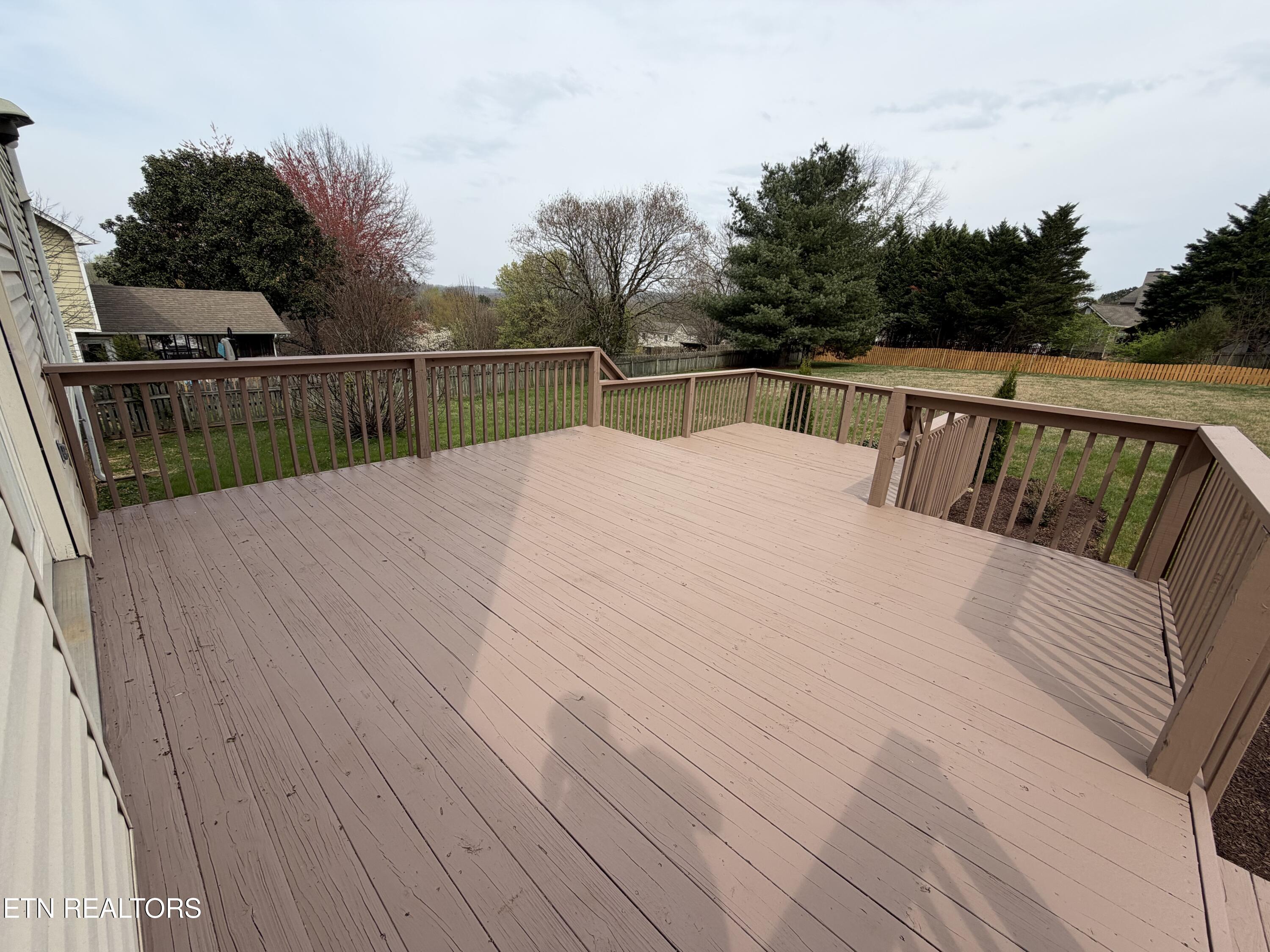 9112 Colchester Ridge Road Knoxville, TN 37922 - Photo 7 of 16 deck