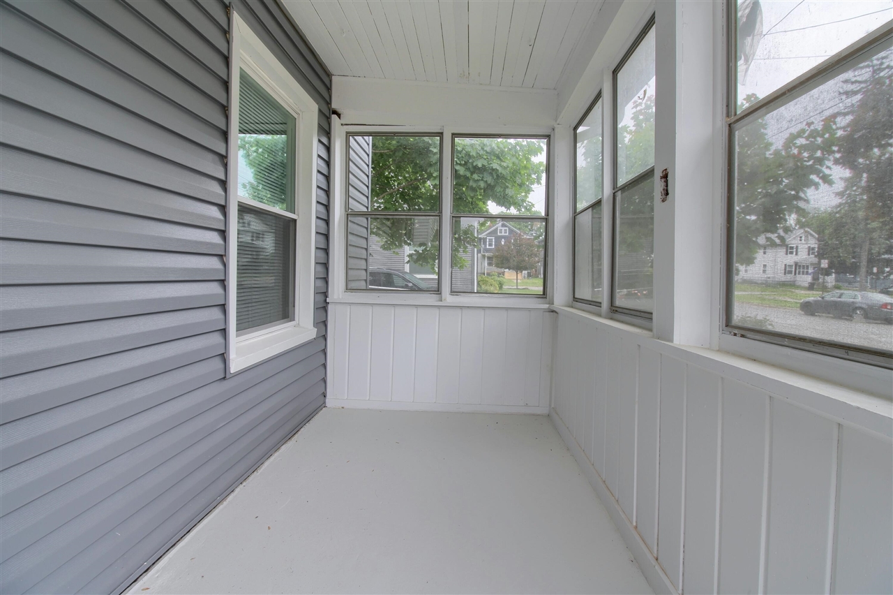 609 West Biddle Street Jackson, MI 49203 - Photo 4 of 30