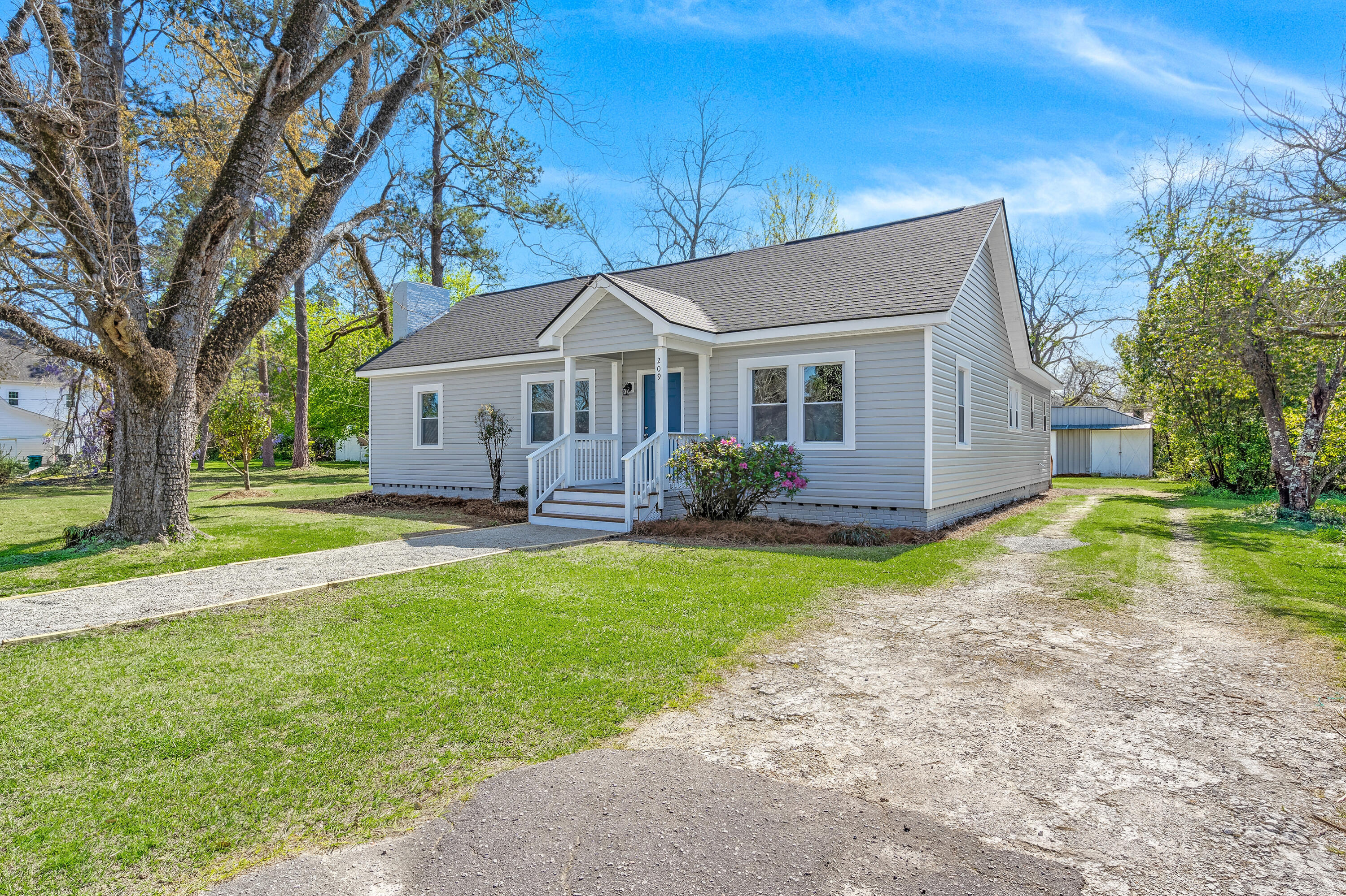 209 Raysor Street St. George, SC 29477 - Photo 1 of 32 3