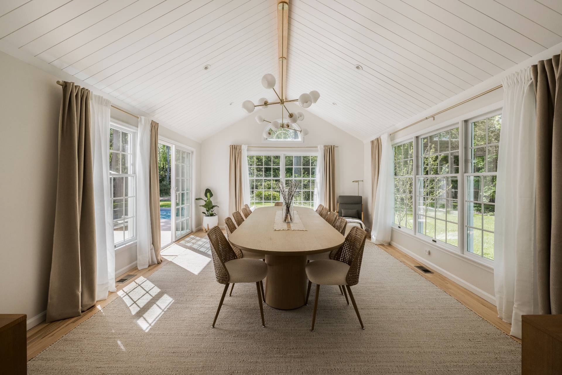 4582 Noyack Road Sag Harbor, NY 11963 - Photo 16 of 40 Gallery Image 16