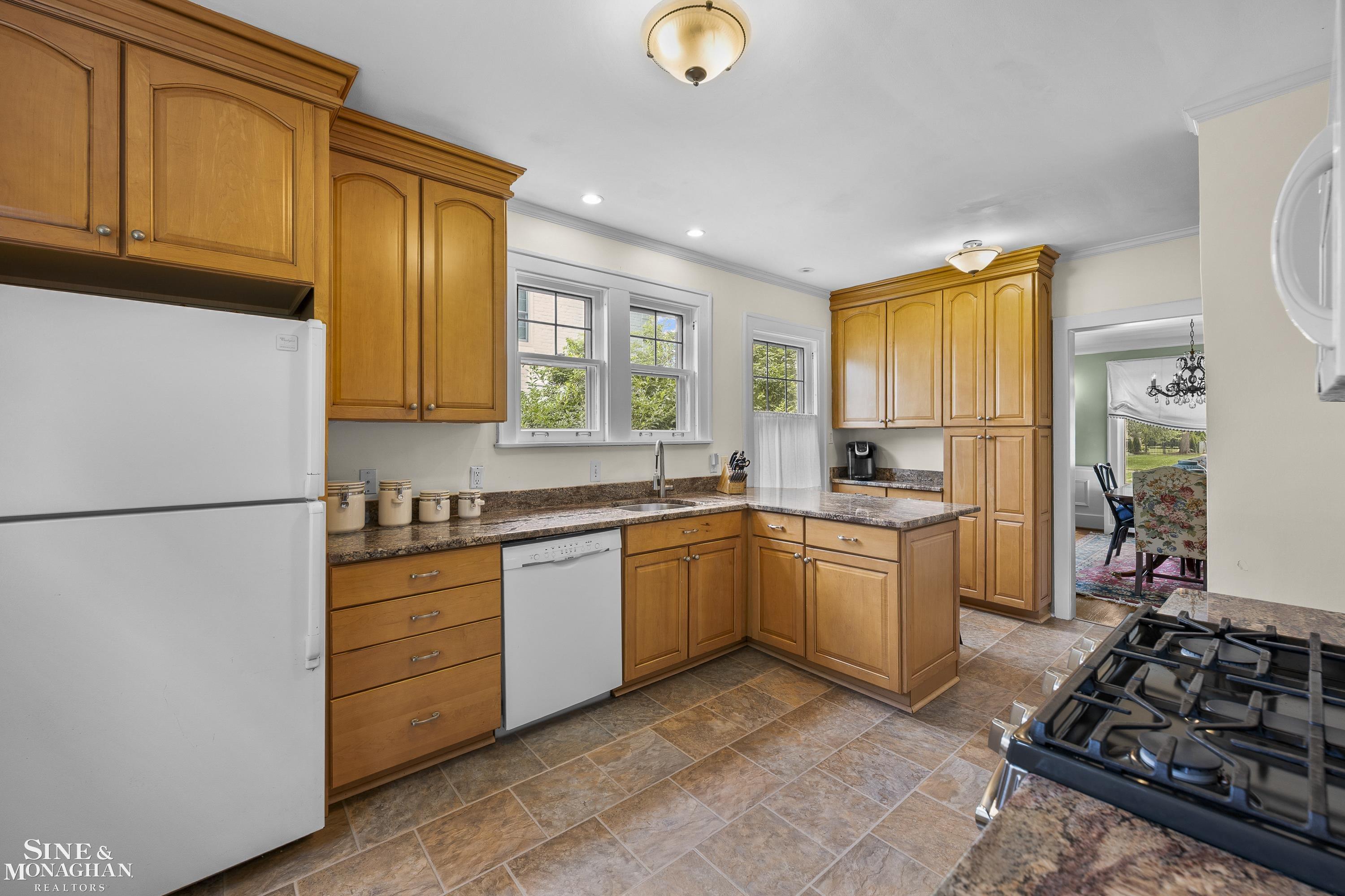 1035 Yorkshire Road Grosse Pointe Park, MI 48230 - Photo 18 of 61