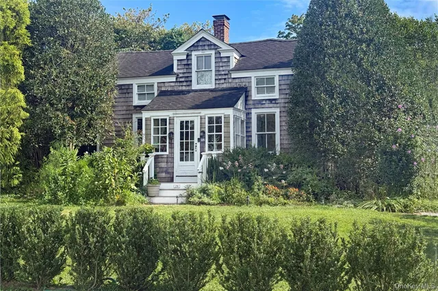 $2,300,000 | 28 Bowden Square, Southampton, NY 11968