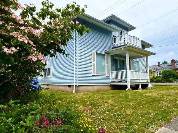 $689,500 | 2323 E Street, Bellingham, WA 98225