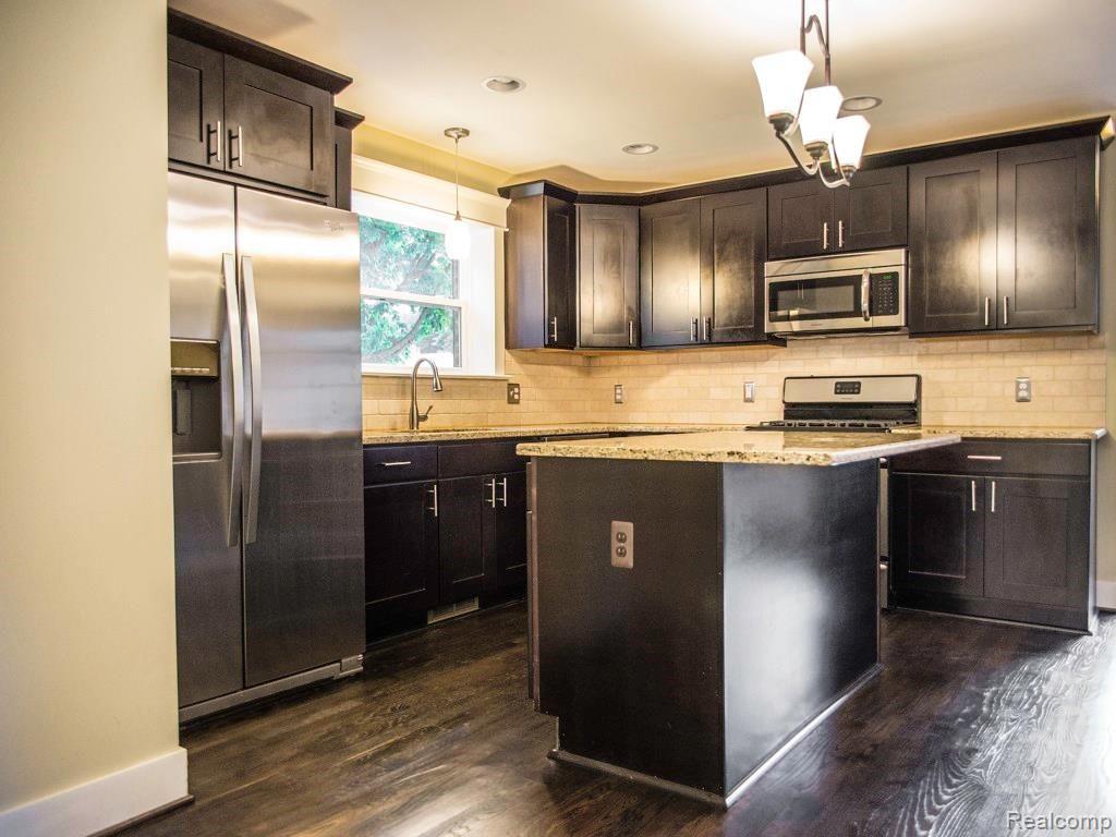 427 Woodside Road Royal Oak, MI 48073 - Photo 9 of 45 Kitchen 1B.jpg