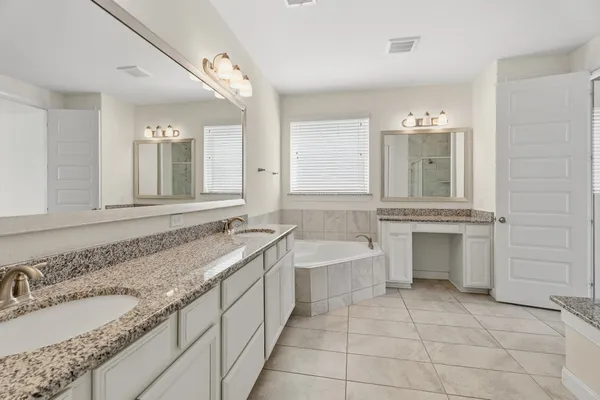 $3,700 | 2202 Lago Canyon Court, Pearland, TX 77089