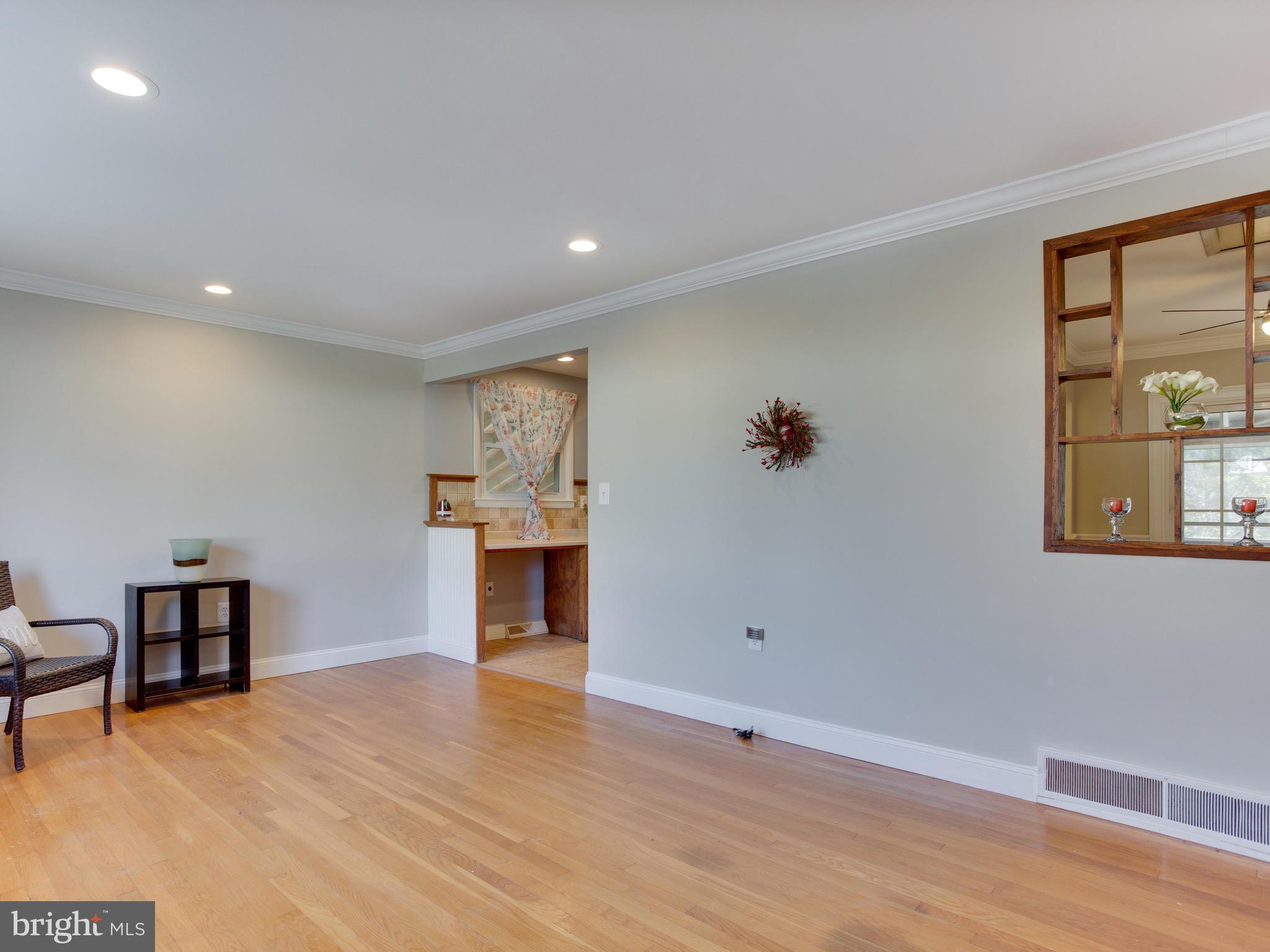 21 Millgate Road Owings Mills, MD 21117 - Photo 7 of 44 Living- Hardwood floors