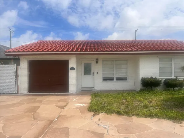 $3,500 | 1741 Northeast 39th Street, Pompano Beach, FL 33064