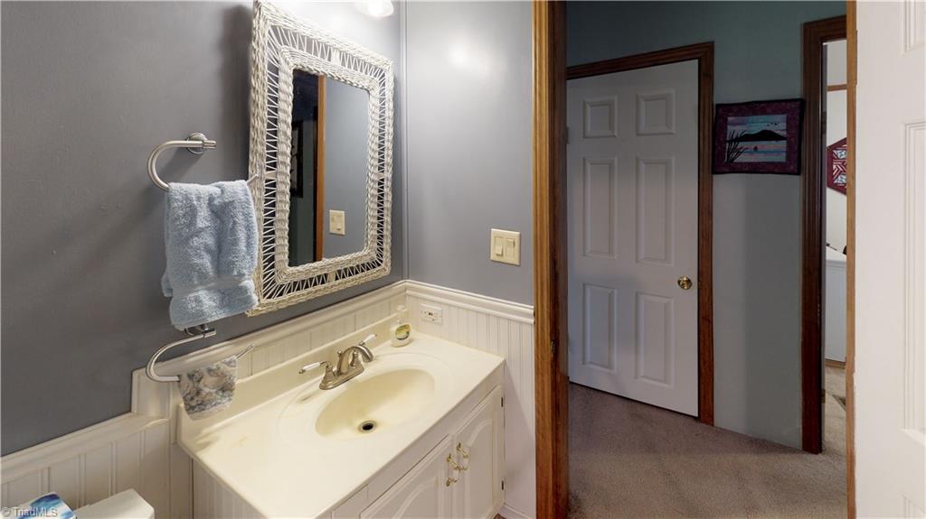1040 Country Acres Road King, NC 27021 - Photo 13 of 20 Full Bath