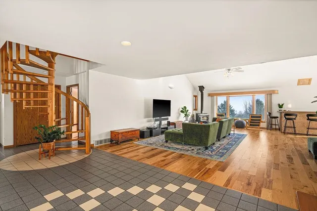 $749,900 | 86360 Meyers-Olson Road, Bayfield, WI 54814