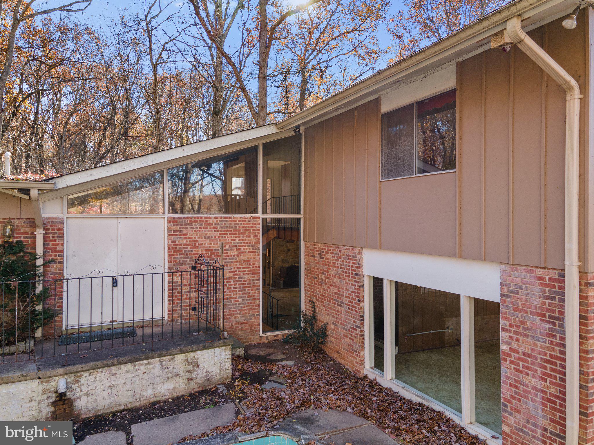 10611 Vale Road Oakton, VA 22124 - Photo 11 of 99 Gallery Image 11
