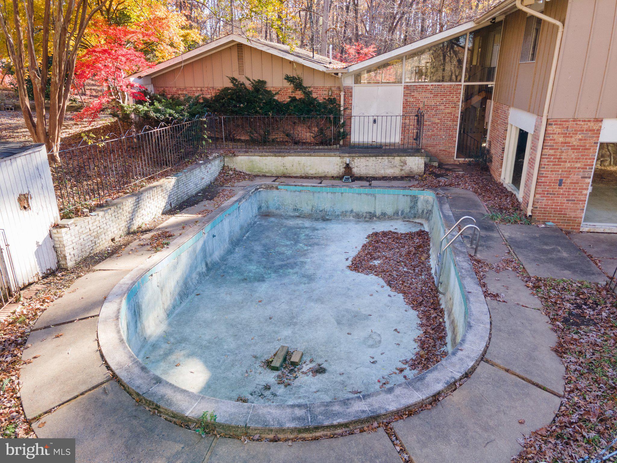 10611 Vale Road Oakton, VA 22124 - Photo 12 of 99 Gallery Image 12