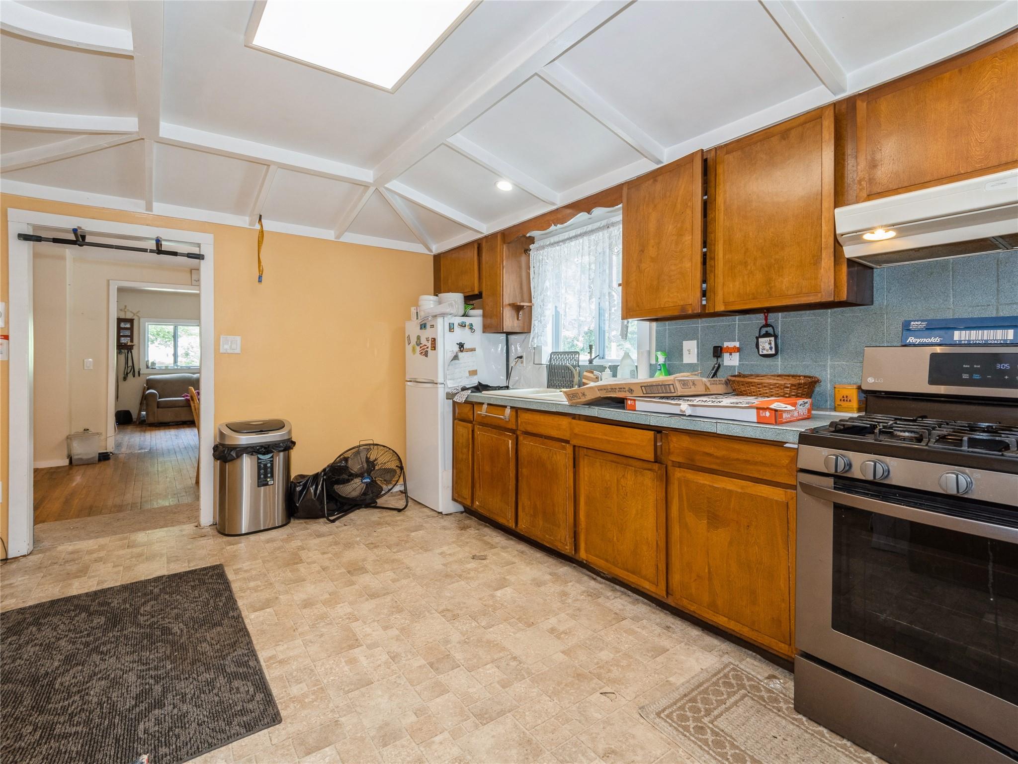 413 Vassar Road Poughkeepsie, NY 12603 - Photo 21 of 38