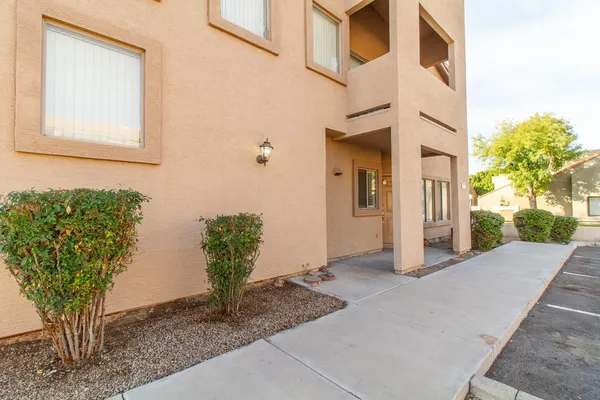 $1,495 | 1406 West Emerald Avenue, Unit 131, Mesa, AZ 85202