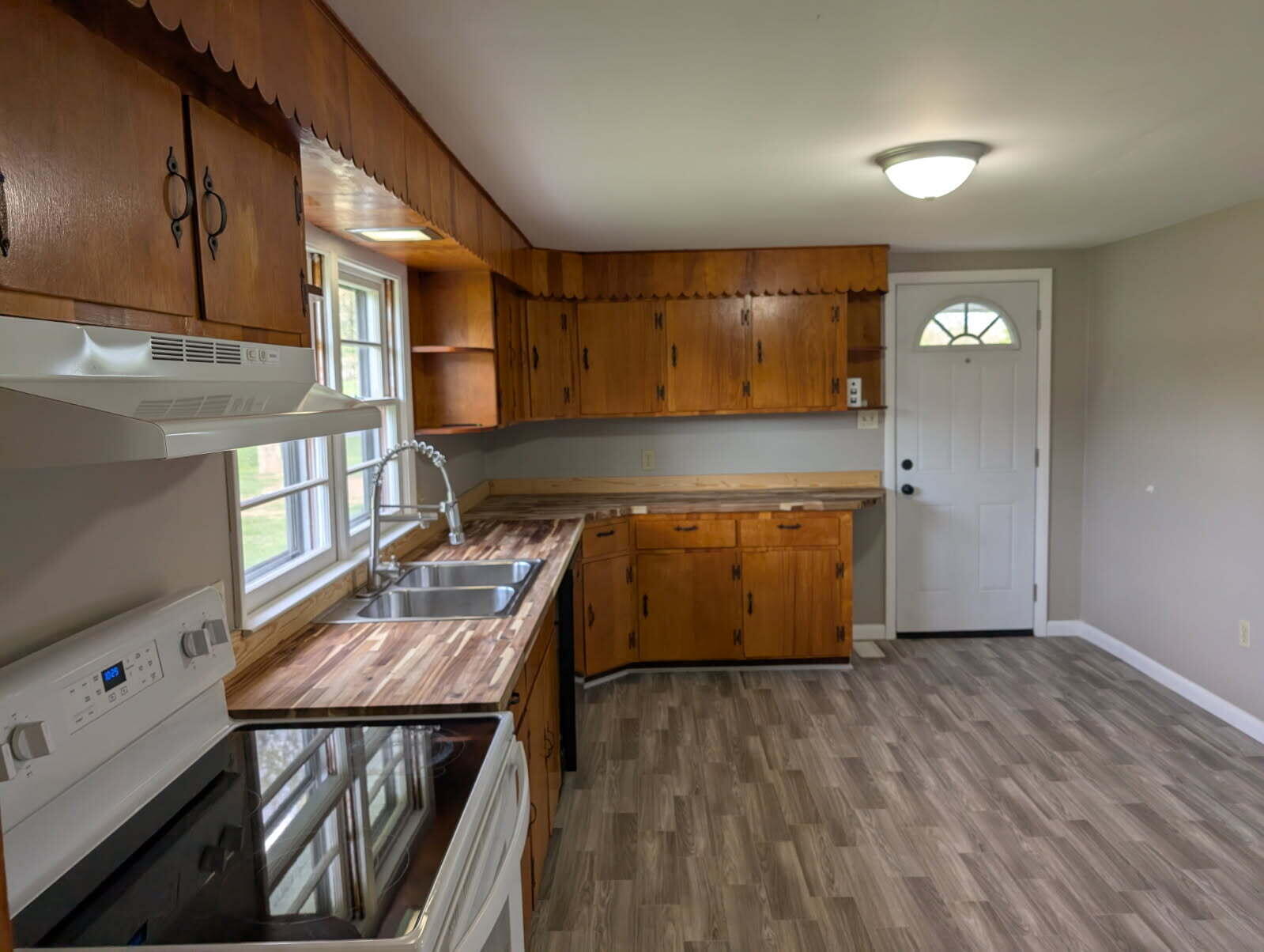 1328 Sweet Water Road Berea, KY 40403 - Photo 7 of 33 92678364026