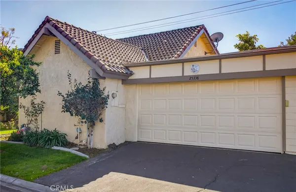 a view of a garage