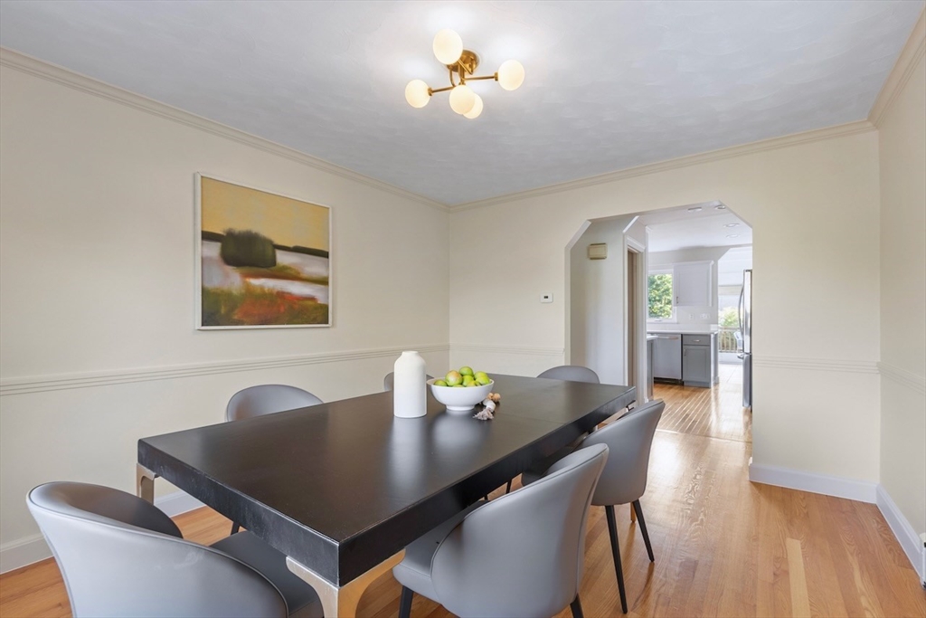 10 Ridge Street Arlington, MA 02474 - Photo 5 of 26