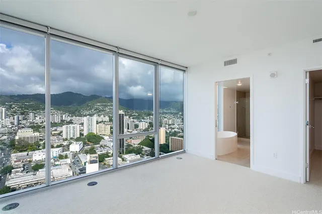 $4,900 | 629 Ke’eaumoku Street, Unit 3812, Honolulu, HI 96814