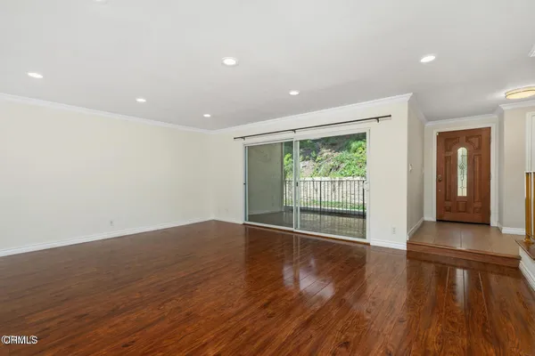 $4,500 | 9503 VÃa Venezia, Burbank, CA 91504