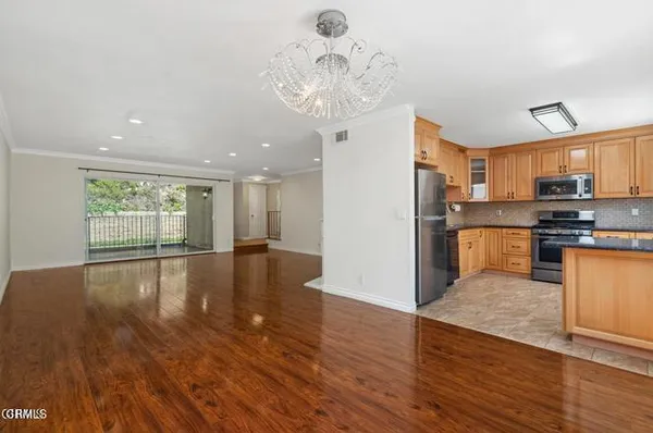 $4,500 | 9503 VÃa Venezia, Burbank, CA 91504