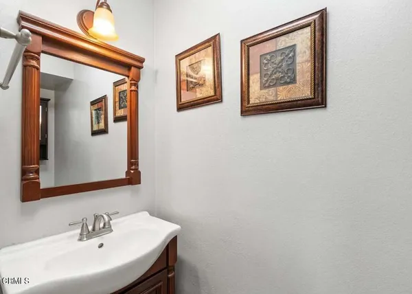 $4,500 | 9503 VÃa Venezia, Burbank, CA 91504