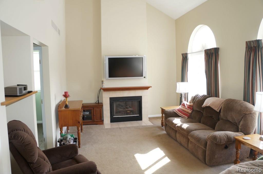3189 Silverbrook Drive Rochester, MI 48306 - Photo 5 of 32