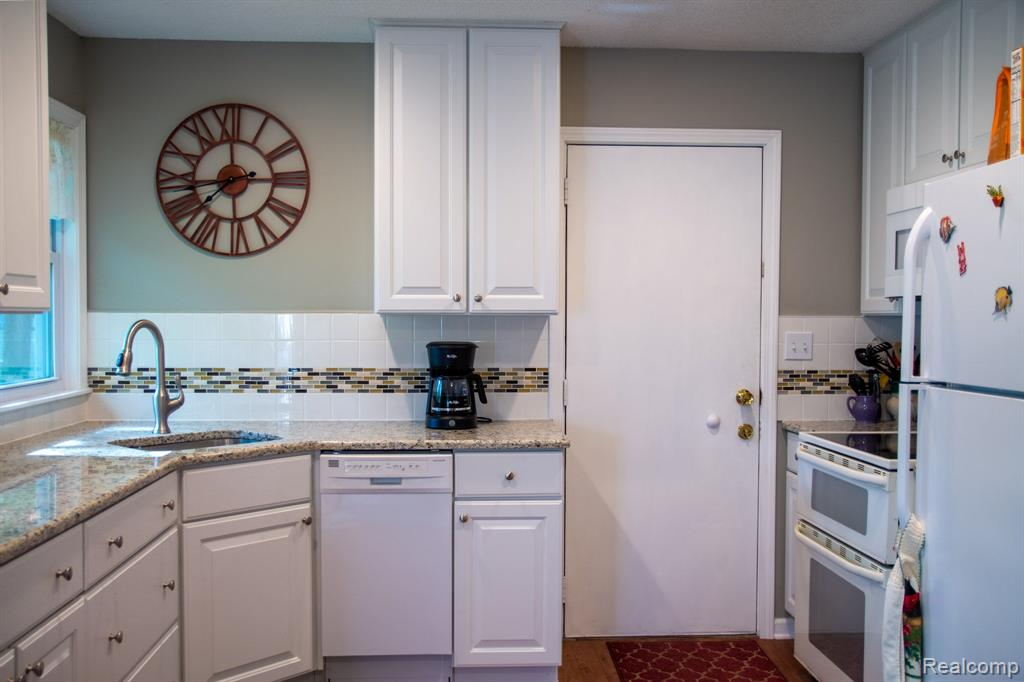 6130 Norway Road Oscoda, MI 48750 - Photo 5 of 9