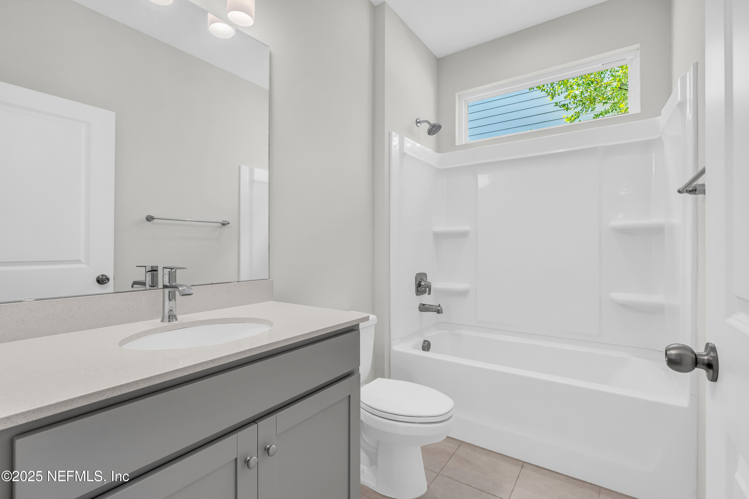 575 Buttonwood Loop Yulee, FL 32097 - Photo 29 of 72 Hallway Bathroom