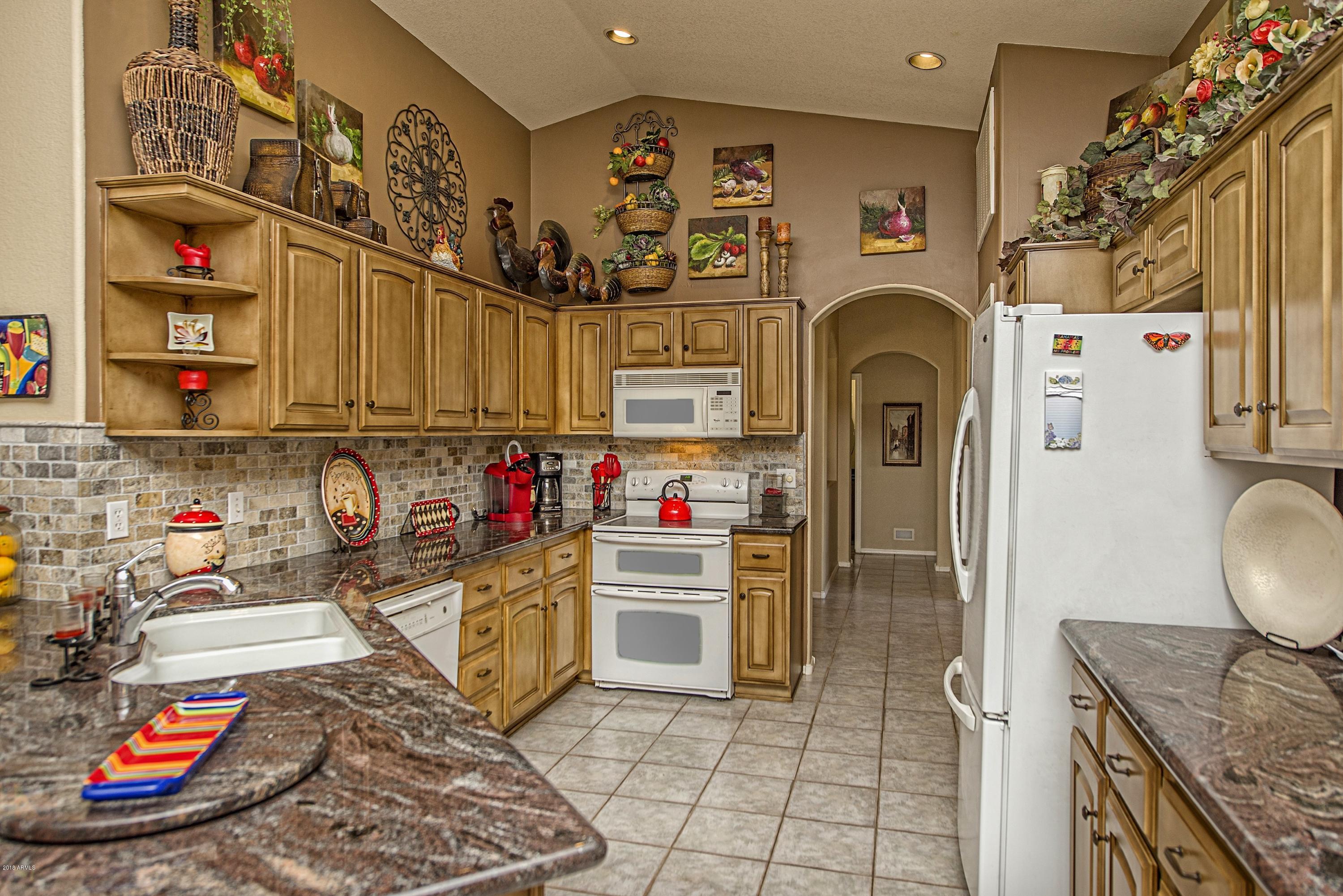 15791 Piccadilly Road Goodyear, AZ 85395 - Photo 8 of 19 008_Kitchen