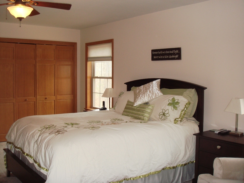 21 Stormview Road Lanesborough, MA 01237 - Photo 8 of 16 Master bedroom